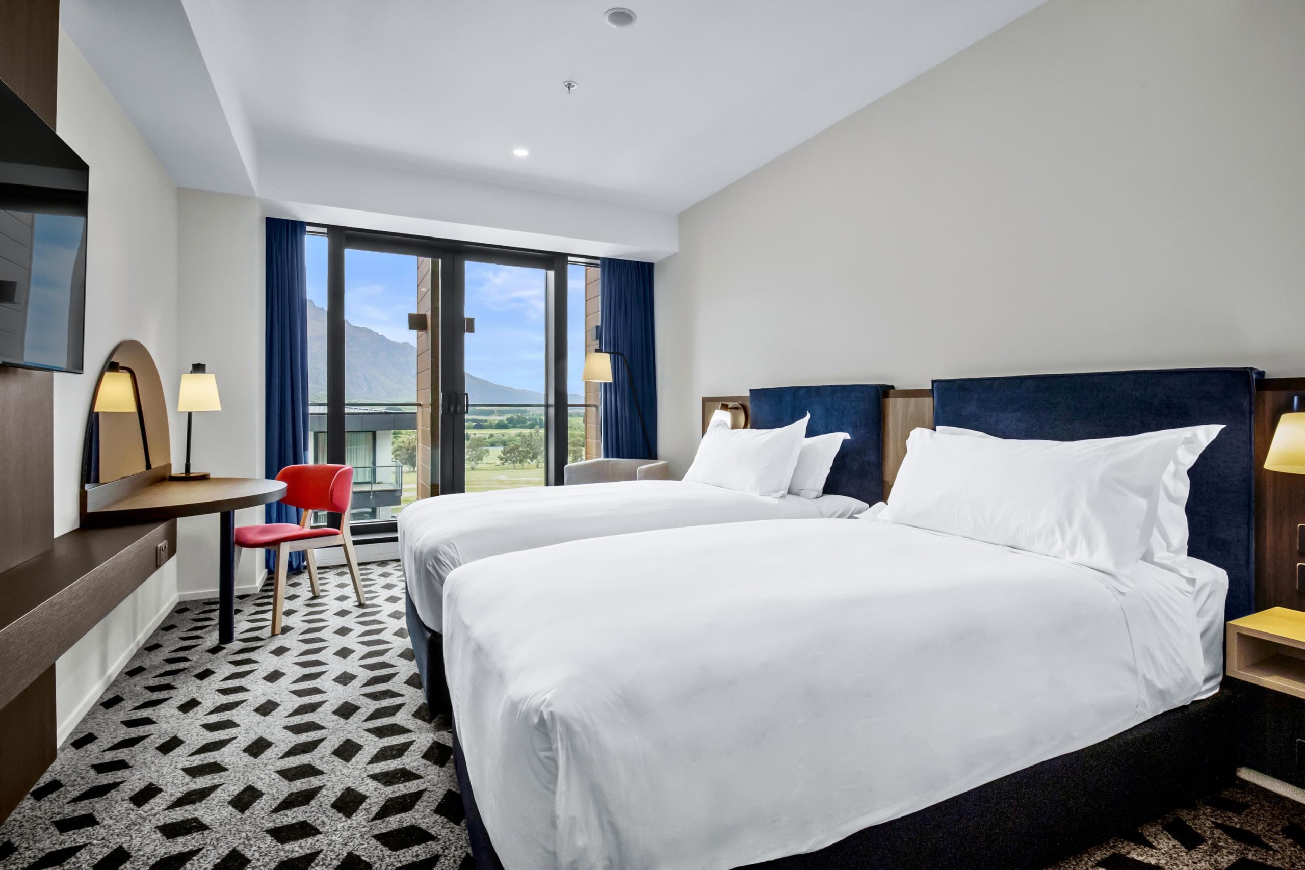 Room 419 - 1 of 6